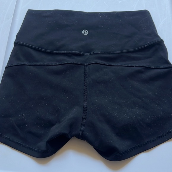 LULULEMON SHORT - Picture 2 of 4